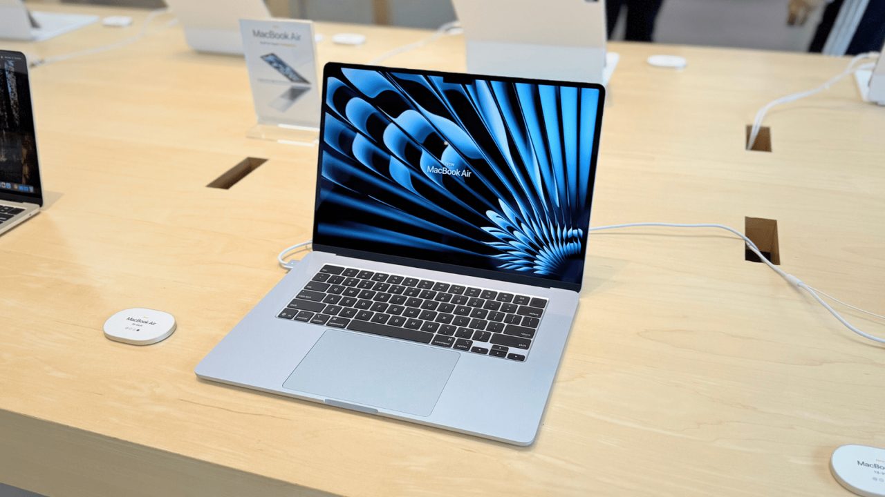 Apple, AI Belleği Krizi Nedeniyle MacBook Air Stok Sorunuyla Mücadele Ediyor